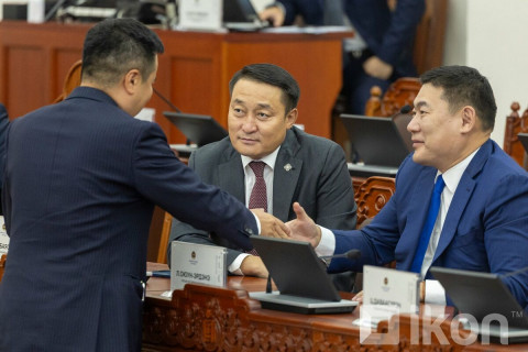 Д.Амарбаясгалан: Бидний 30 гишүүн улс төрийн хамгийн том сонголт дээр нэг талдаа гарчихсан хүмүүс