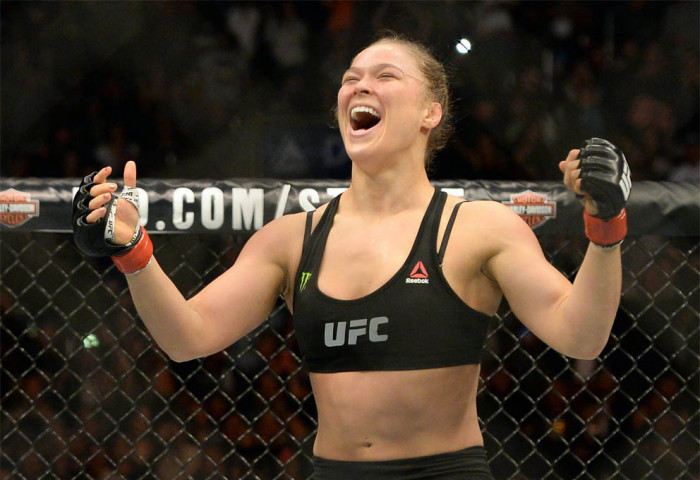 UFC 184-ын аварга Ronda Rousey өөрийн тоглосон 