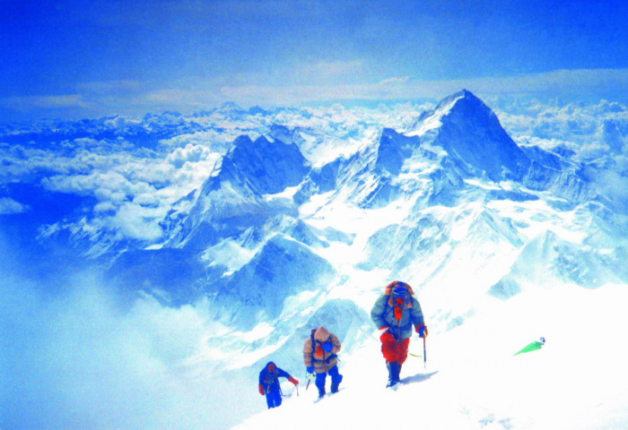  Т.Гүррагчаа нар ирэх сарын 5-нд Эверестэд “Эрүүл Монголын төлөө” гэсэн уриатай авирна  