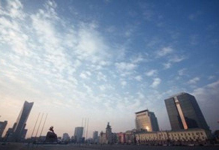 Улаанбаатарт 8-10 хэм дулаан байна