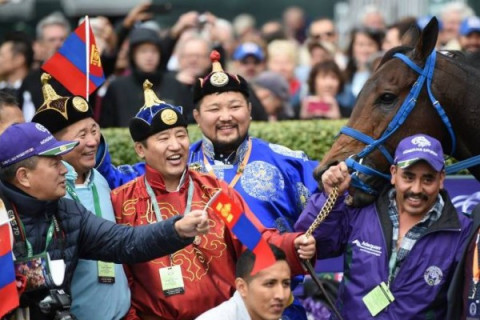Монголын Бямбаа King's stand stakes уралдана