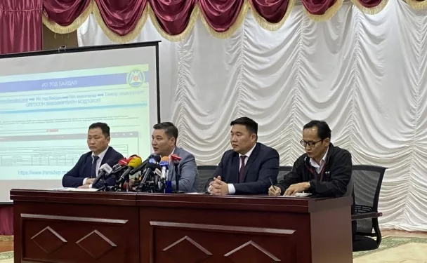 "Гашуунсухайт боомт дээр улиралдаа 6000 "С" зөвшөөрлийн бичгийг тээврийн хэрэгсэлд олгодог"