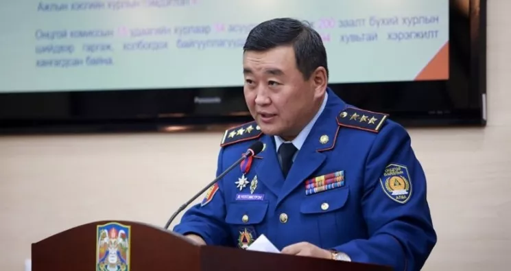 Алба хаагчаа зодсон хурандаа албан тушаал ахиад байгааг анхаарна уу, Шадар сайд аа