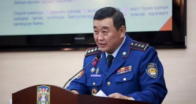 Алба хаагчаа зодсон хурандаа албан тушаал ахиад байгааг анхаарна уу, Шадар сайд аа