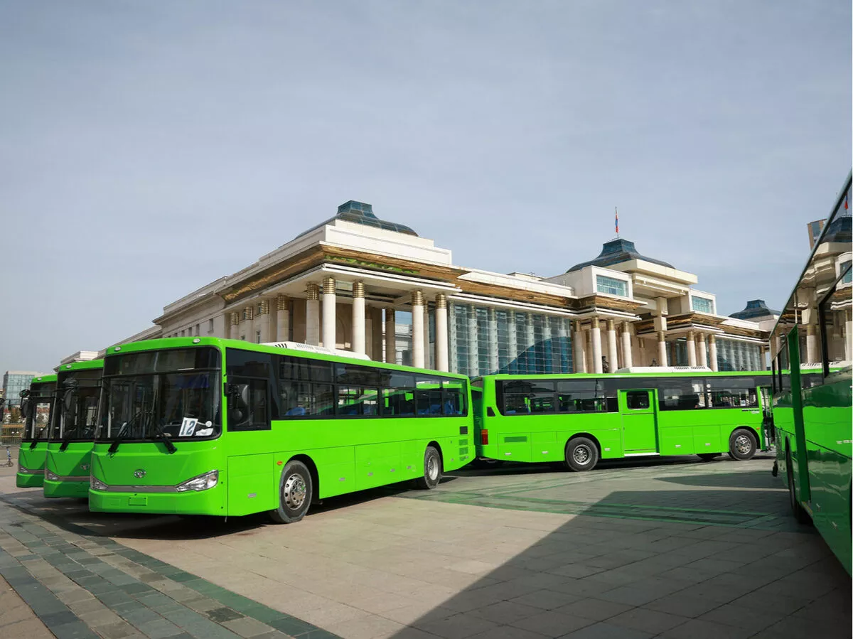 Улаанбаатарт 12 хэмийн дулаан байна