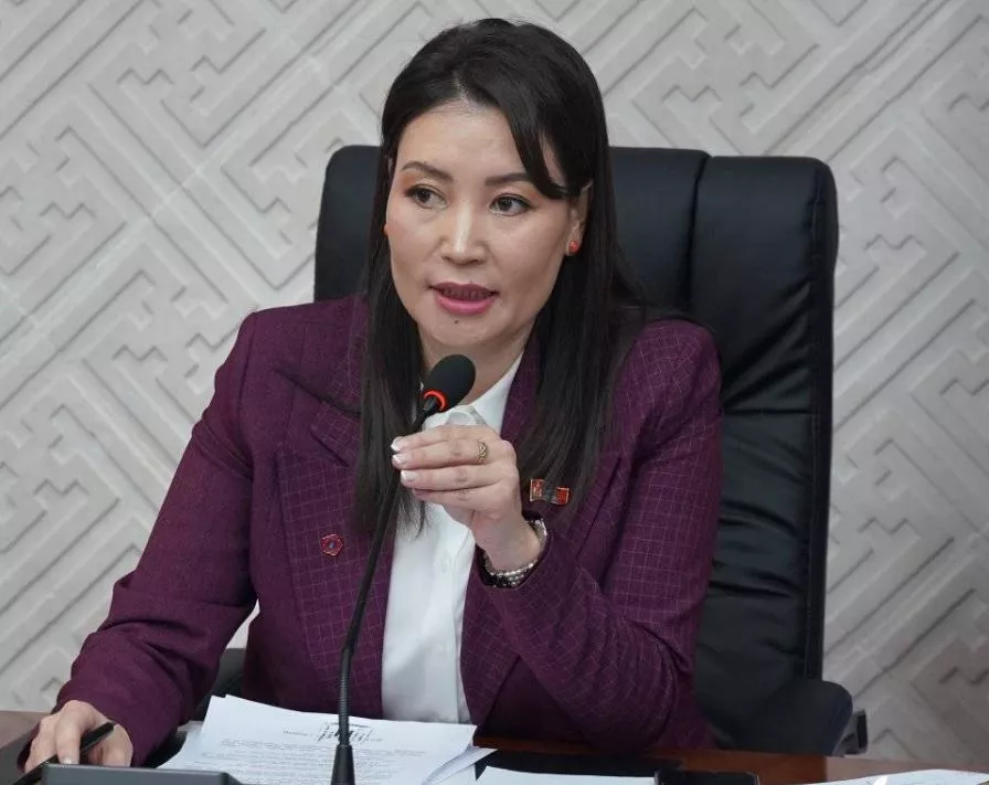 Баянгол дүүргийн “удирдах албан тушаалтан, тэдний гэр бүл”-д гэр бүлийн боловсролын ач холбогдлыг таниулахаар 12 албан тушаалтан 31,8 саяар Солонгос явжээ