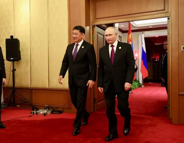 У.Хүрэлсүх Блинкенд “Путиныг хүлээж авна”, Путинд “Энхтайванч бай” гэж хэлж чадаж байгаа нь бие даасан бодлогын үнэ цэн