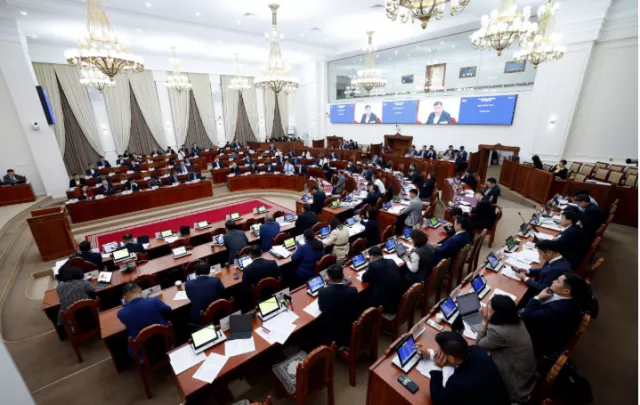 2025 оны төсөвөө баталсан УИХ-ын 126 гишүүн өнөөдөр шинэ жилээ тэмдэглэхээр товложээ