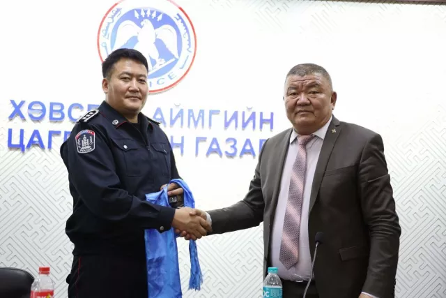 Л.Төмөрбаатар дарга цагдаагийн байгууллагадаа ганзага дүүрэн зочлов