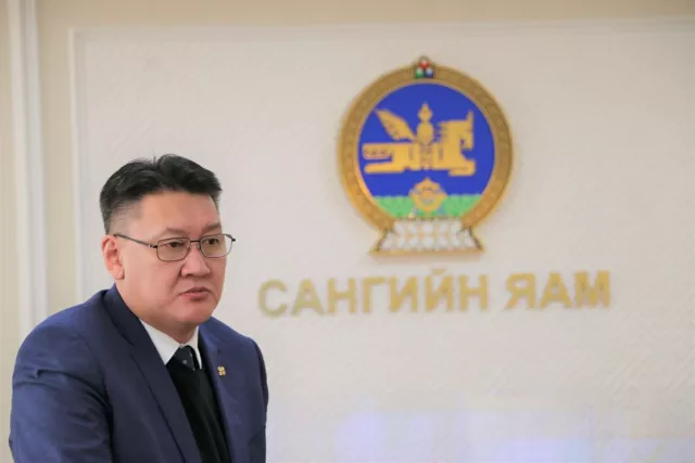 “Б.Жавхлан сайд аа, чиний үед Монголын гадаад өр зээл дампуурлаа. Монголын санхүү ч дампуурлаа”