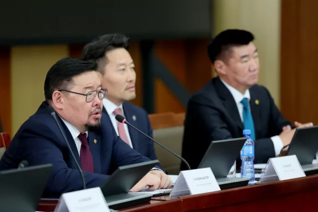 Г.Занданшатар: Нөөцийг нь тогтоосон ордуудын үр өгөөжийг төр авч, ард түмэнд хүртээх нь зүй ёсны асуудал