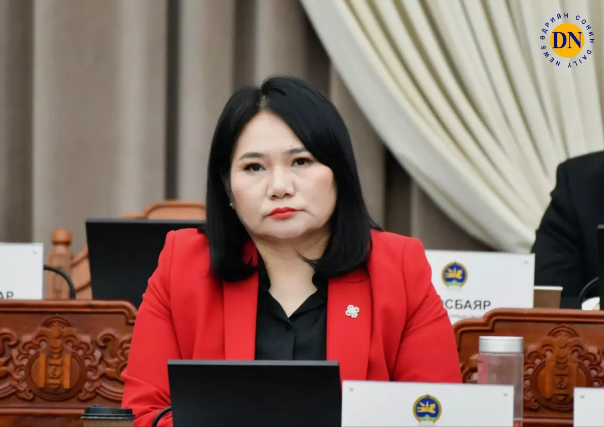 Ц.Мөнхтуяа: Хичээлийн амралтаар багш нар амардаггүй гэдгийг мэддэггүй Боловсролын сайдтай байна гэдэг энэ салбарын уналтын тод шалтгаан