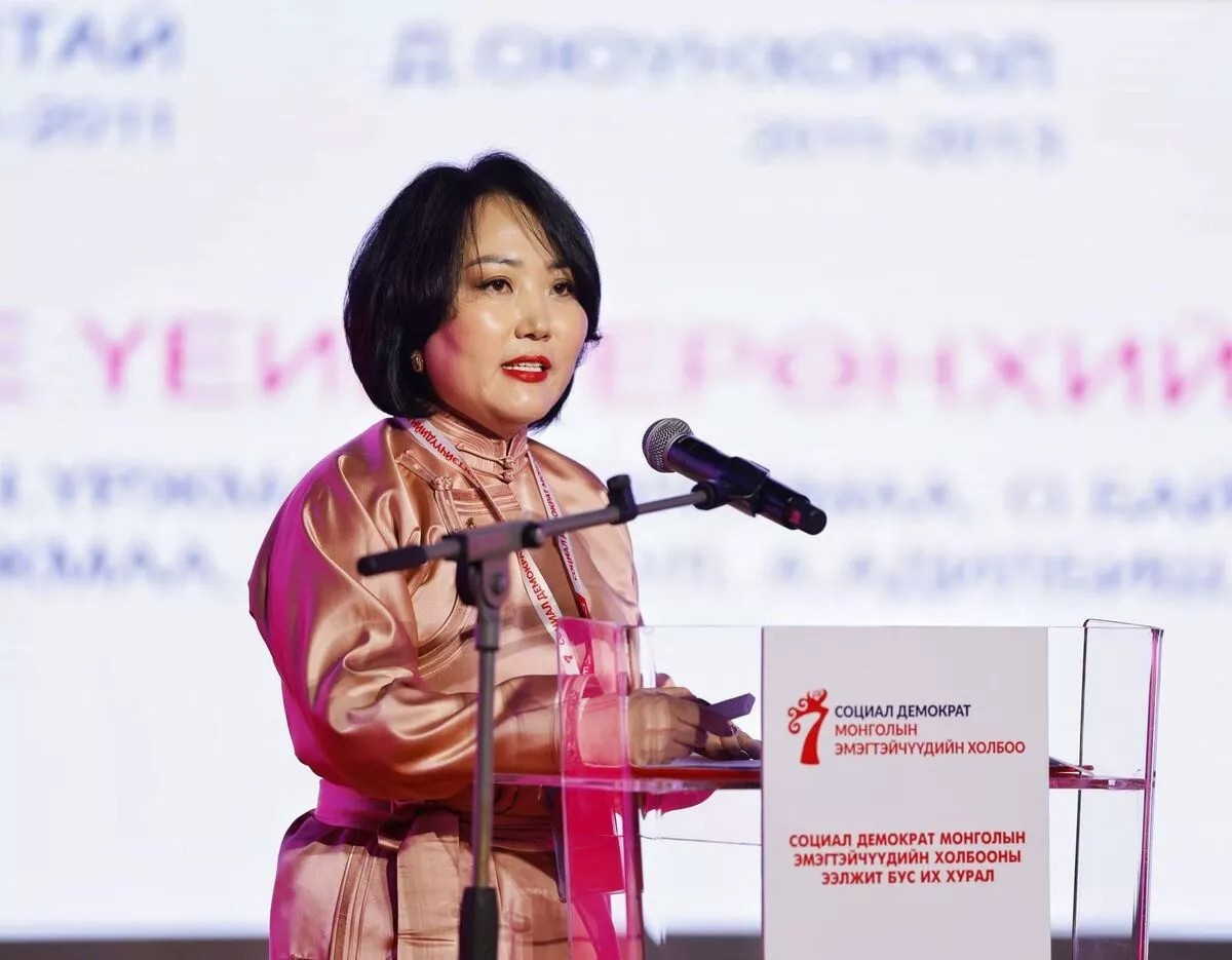 Д.Үүрийнтуяа гишүүн эмэгтэйчүүдийн байгууллагыг  түүртэлгүй авч явах биз ээ