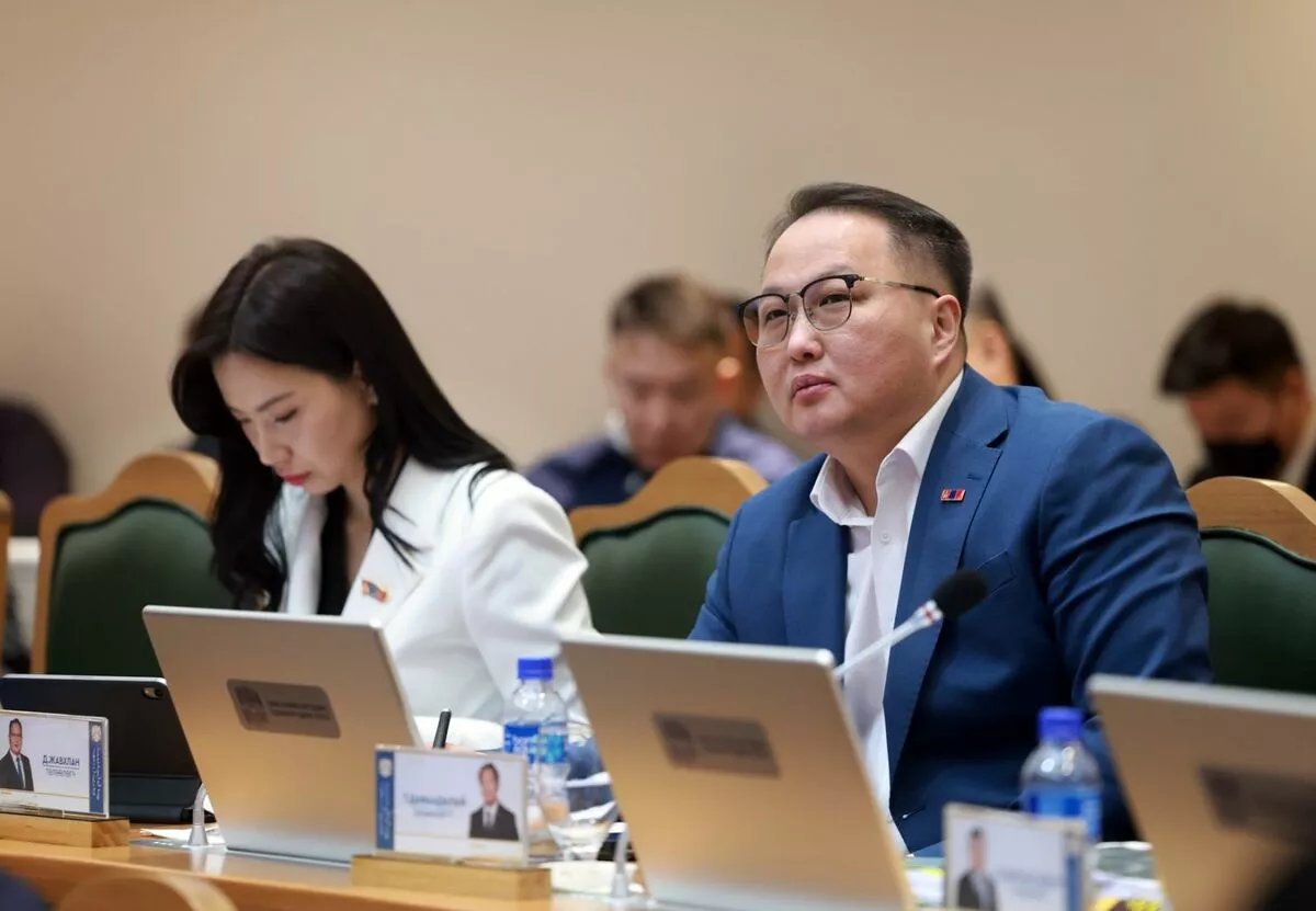 НИТХ-ын ээлжит бус X хуралдаанаар нийслэлийн 2026 оны төсвийн тодотгол болон бусад асуудлыг хэлэлцэж байна