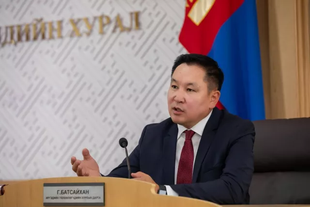 Г.Батсайханыг МУИС-д эрх зүйч мэргэжил эзэмшээгүй гэдгийг тус сургууль тодорхойлов