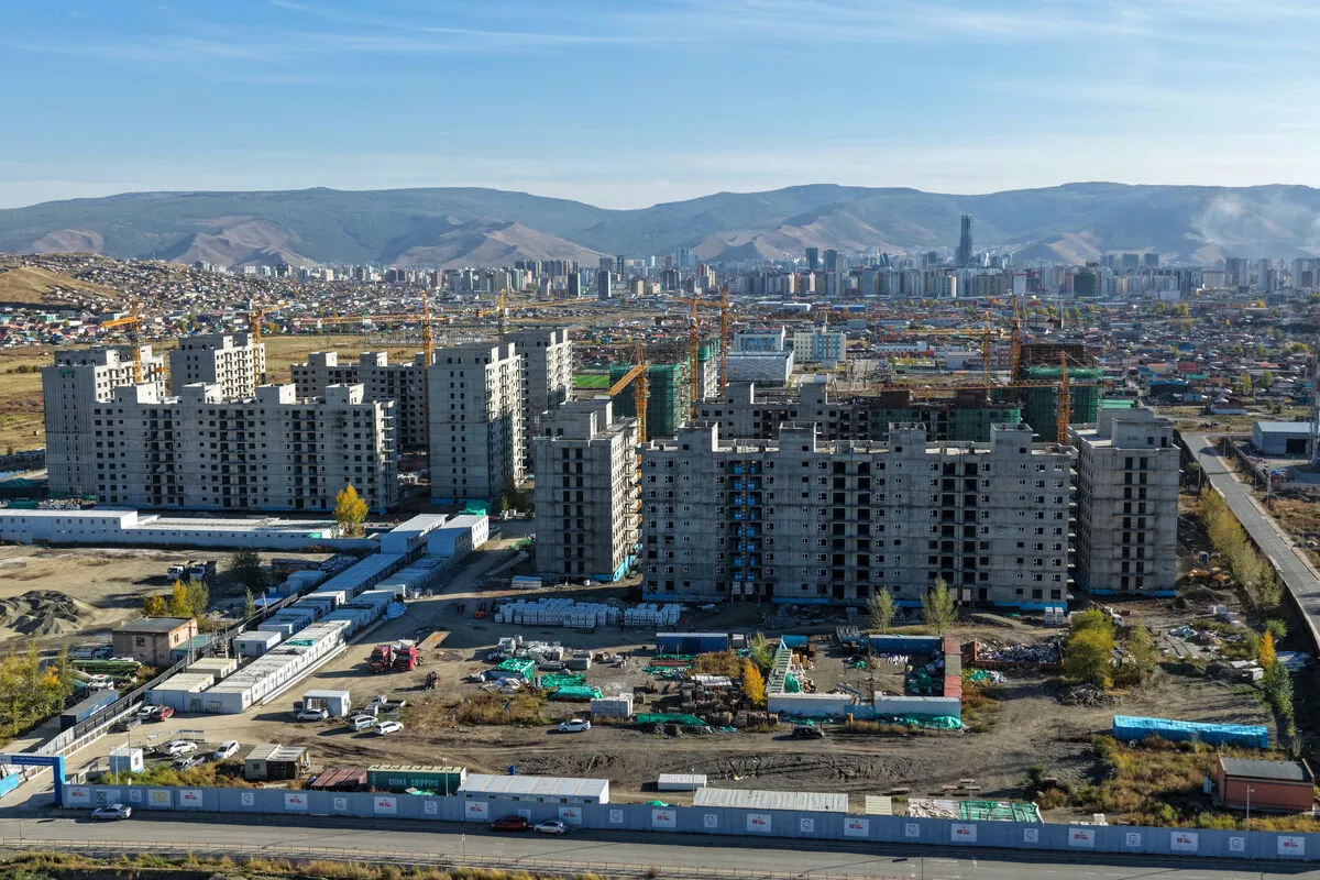 Барилгын салбарт 30 жилийн түүхэнд өрнөөгүй бүтээн байгуулалт “Сэлбэ ухаалаг хот” халаалтаа авна