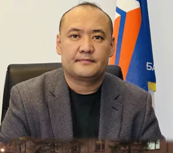 Иргэдээс 10 гаруй тэрбумыг залилж, интерполоор эрэн сурвалжлагдаж байсан Д.Отгонбаярыг ОХУ-аас шилжүүлэн авчирлаа