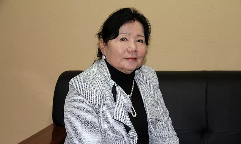 С.Төгс: Малын шөрмөснөөс хүний биед ээлтэй мэс заслын утас гаргаж авахаар ажиллаж байна 